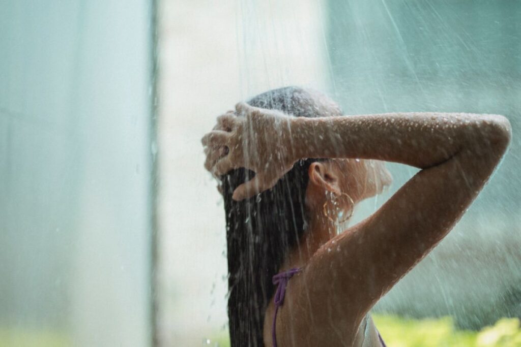 Kesalahan saat mandi yang dapat menyebabkan timbulnya jerawat