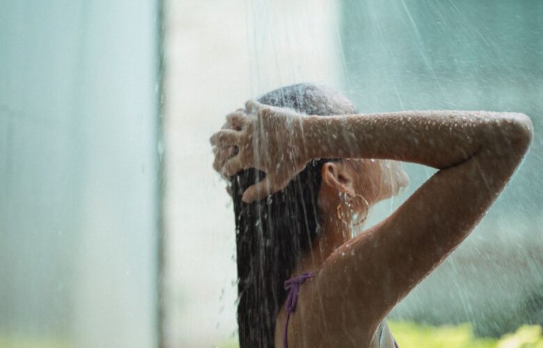 Kesalahan saat mandi yang dapat menyebabkan timbulnya jerawat